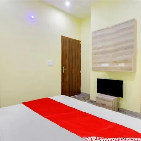 Priya Palace Home Stay